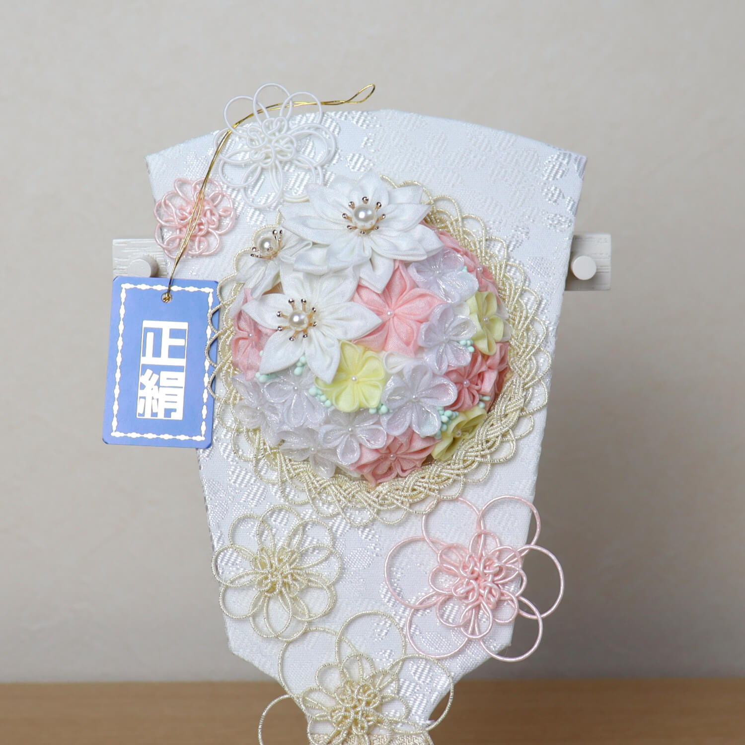 新作 檜(ヒノキ)製羽子板 アクリルケース 6号 正絹つまみ細工