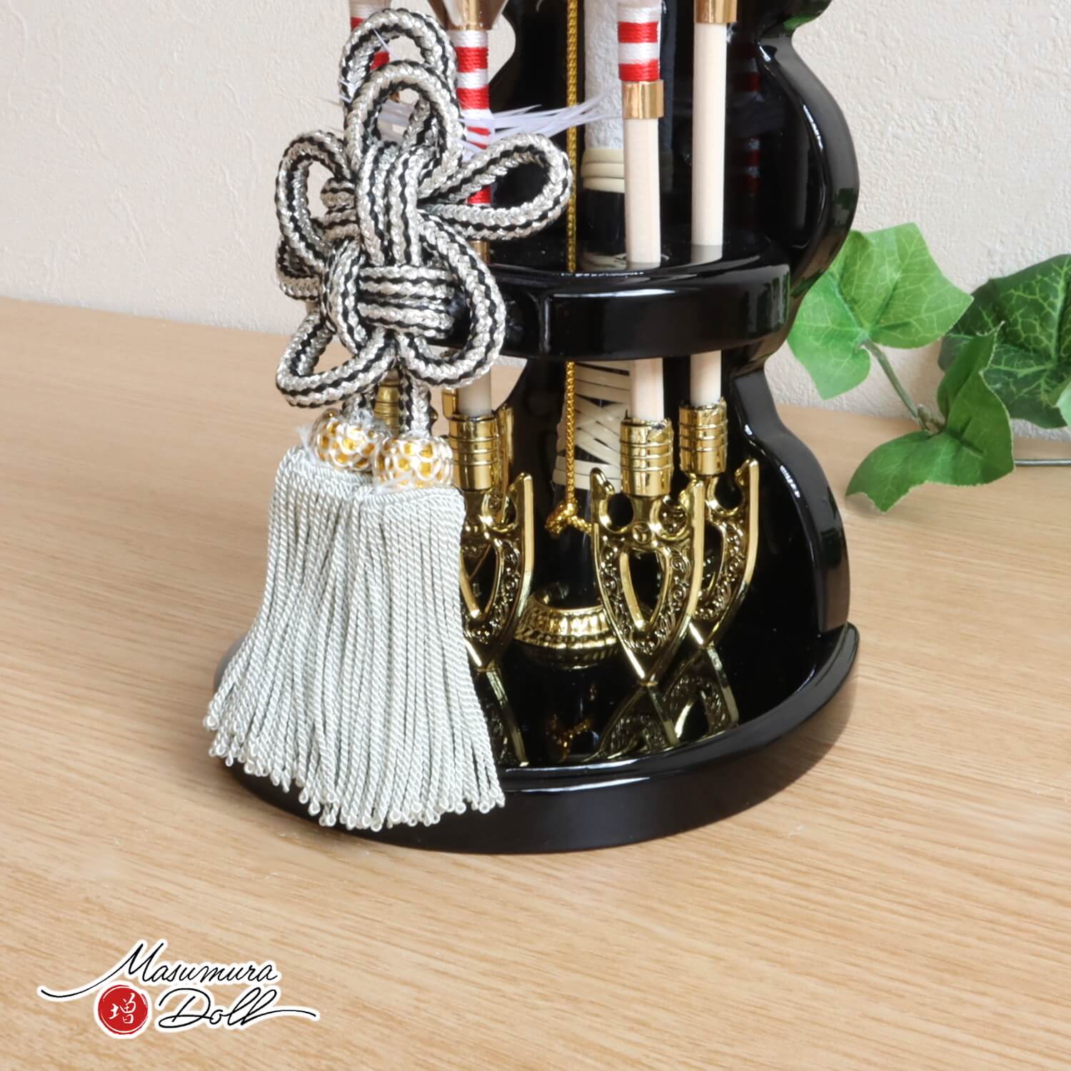 写真　大空真弓（姉）大変レアで珍しいアイテムです。 昨年度早期完売商品 選べる2種類(黒塗/白塗) 破魔弓 6号 「寿」 国鳥