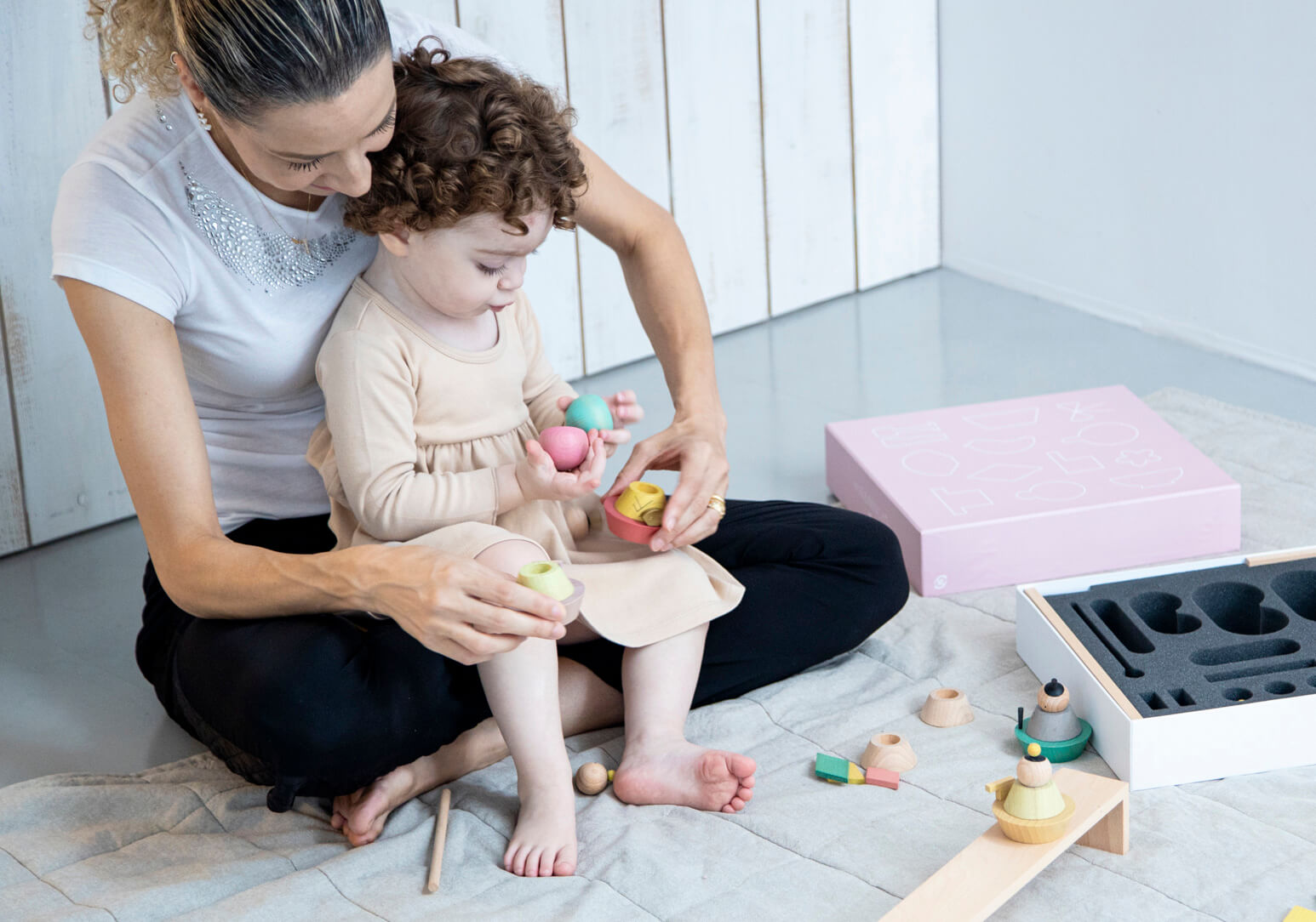 雛人形 雛人形 ひな人形 ひなにんぎょう お雛様 とのとひめ おひな様 おひなさま お雛さま お雛さん おひなさん hinaninngyou 雛飾り ひな飾り ひなかざり 3月人形 三月人形 雛かざり 飾り 男雛 女雛 殿姫 殿 姫 おしゃれ ひな祭り 雛祭り ひなまつり 雛まつり 人気 初節句 女の子 可愛い かわいい おすすめ オススメ お勧め お薦め 人気ランキング ランキング モダン オシャレ お洒落 オシャレな おしゃれな お洒落な にんき 人気な との ひめ 通販 店 専門店 販売 購入 製造 製作 製作 職人 作り手 メーカー ブランド 顔 良い顔 いい顔 かお お顔 いいかお 良いかお 良いお顔 よいお顔 いいお顔 カタログ 無料冊子 冊子 親王 親王かざり 親王飾り 二人 2人 高級 高級品 高額 高価 最高 最高品 最高級 収納 収納飾り 収納タイプ 収納かざり 収納式 収納ケース 収納箱 収納型 しまえる しまえる箱 しまえるタイプ しまえる式 しまえる型 しまえる飾り しまえるかざり しまう箱 しまうタイプ しまう式 しまう型 しまう飾り しまうかざり しまう 収める 収める箱 収めるタイプ 収める式 収める型 収める飾り 収めるかざり コンパクト コンパクト飾り コンパクトタイプ コンパクト型 コンパクト式 コンパクトな 小さい 小さな 小さめ ミニ ケース