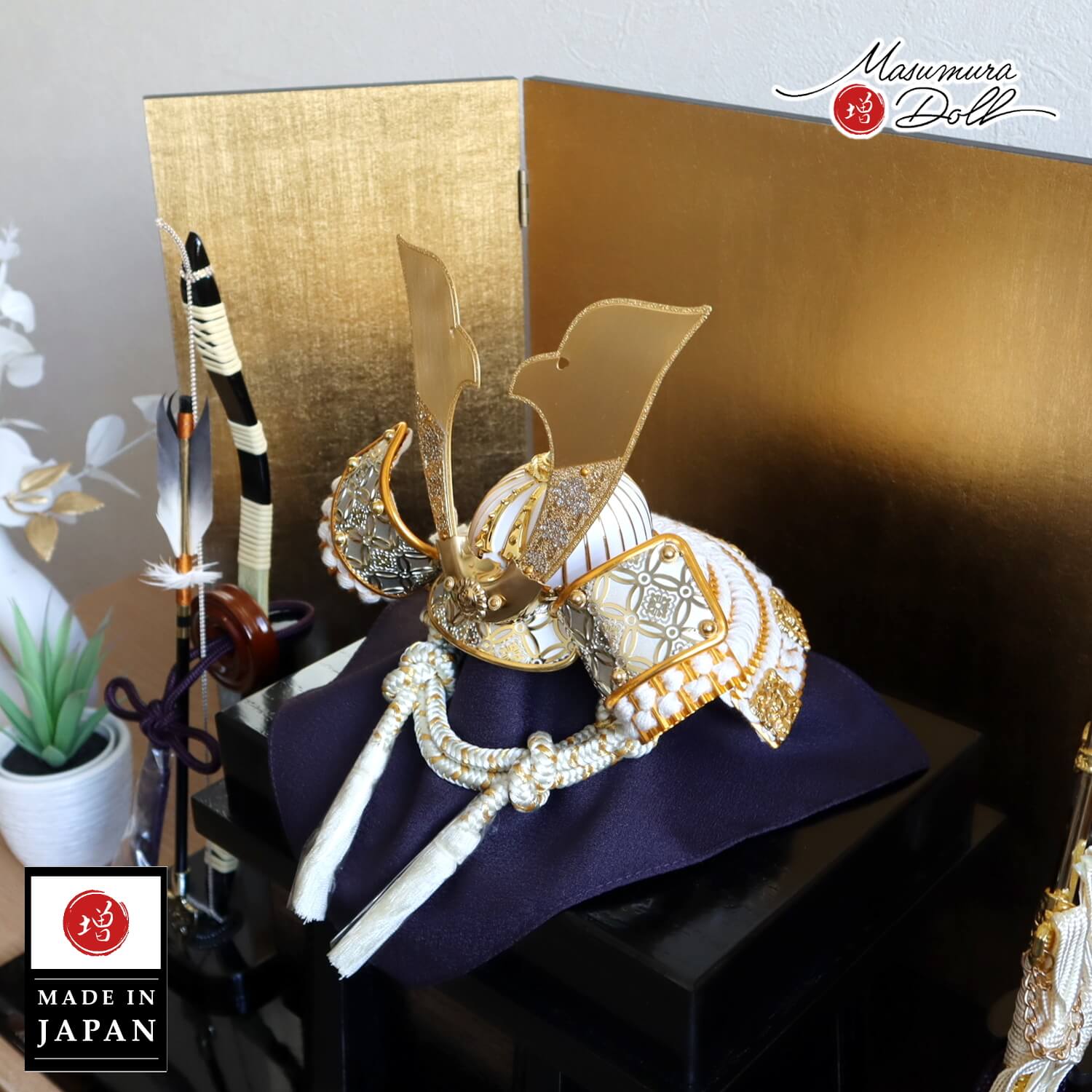 最新作 彫金七宝兜 ゴールド 共吹き返し 兜 済美箔屏風 金屏風 3