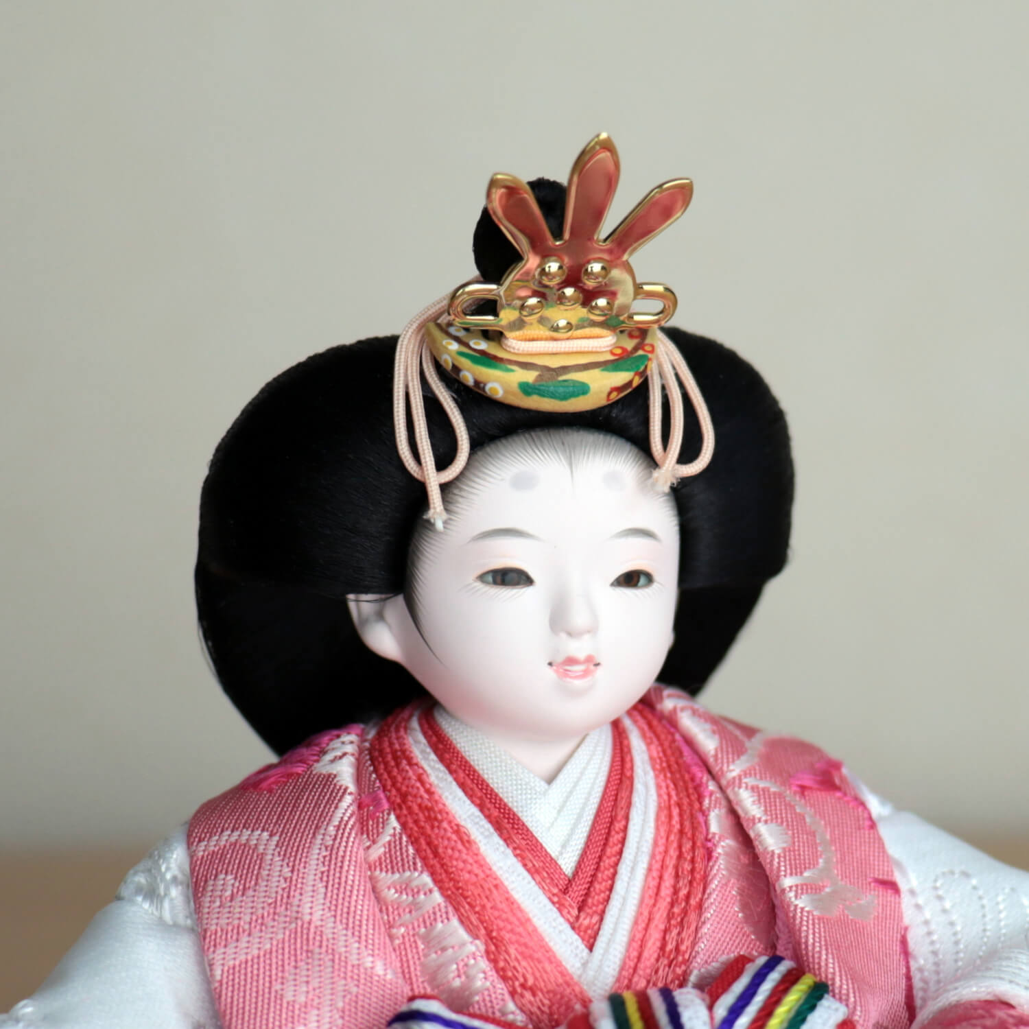 華峰作 柳三寸 西陣織 有職 ピンク唐草 京からかみ屏風「桃色ライン梅丸」木製燭台 貝桶 丸玉桜 ピンク紐 国産杉製月飾台(大) 増村人形店