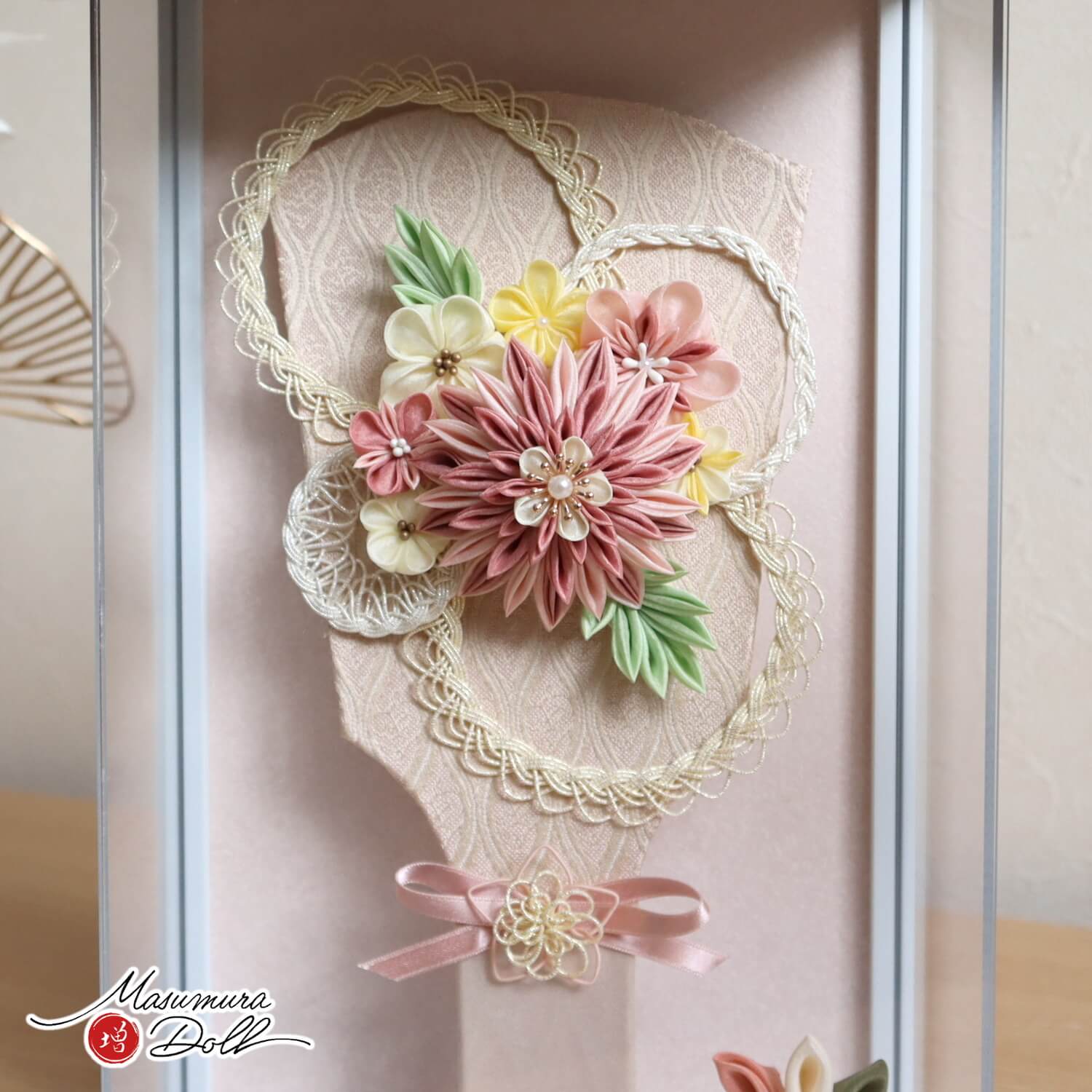 新作 羽子板 アクリルケース 8号つまみ細工 羽子板 くすみピンク